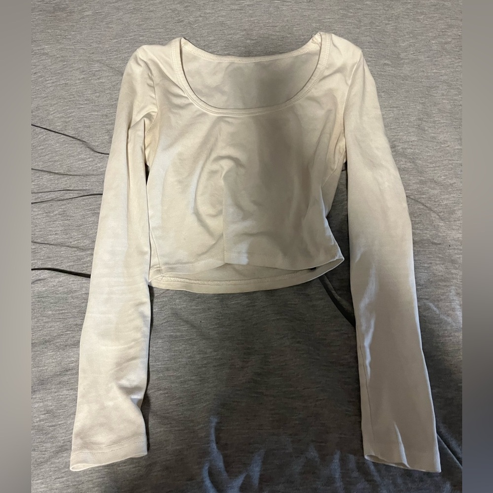 WHITE LONG SLEEVE CROP TOP